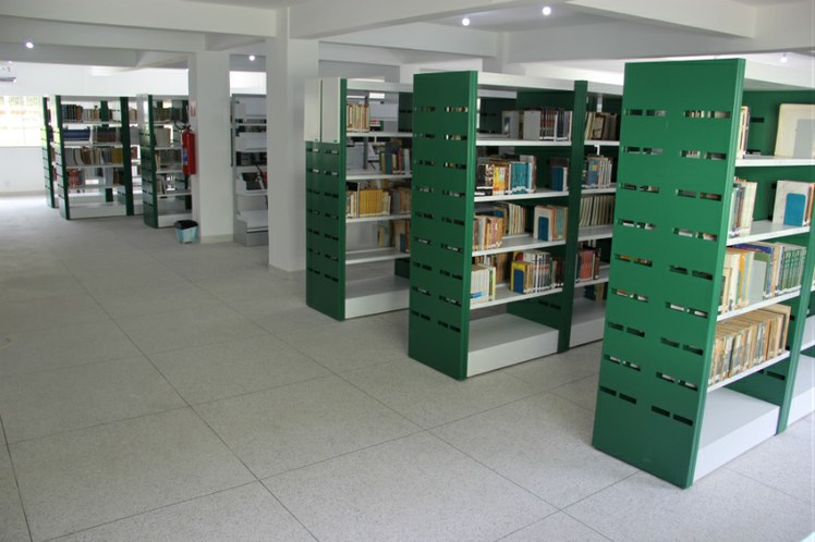 Nova Biblioteca, localizada no pavilhão de ensino