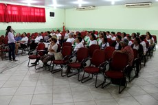 "O objetivo é que eles passem essas informações para filhos, netos, bisnetos", disse a professora Elaine Gonçalves.