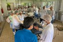 Laboratório é utilizado para aulas práticas, atividades extensionistas e produção de queijos, iogurtes, doce de leite e bebidas lácteas.