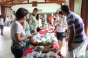 Comunidade adquiriu produtos diversos durante a feira.