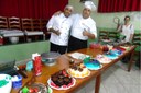 Maykon Chef Confeiteiro da Panificadora Família Borges e Roosevaldo é formado pela Barry Callebaut academia de confeitaria em São Paulo e pela IRIKs, uma empresa alemã.