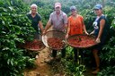 Da esquerda para a direita: os pais de Fabiana, Lúcia Helena Martins e Antônio Carlos Martins; Fabiana e a irmã, Minelvina Martins.