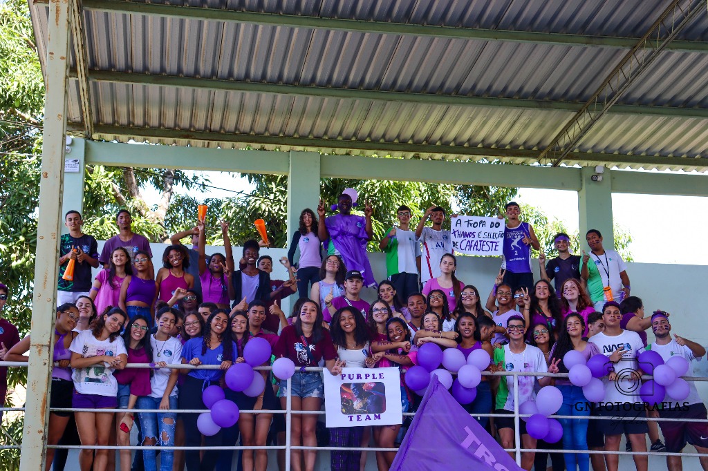 Equipe roxa - campeã do Dia do Estudante