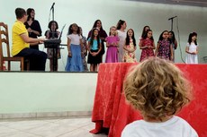 Crianças protagonizaram cerimônia de abertura da I Mostrinha do Conhecimento