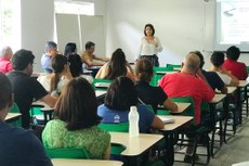 A psicopedagoga Maria Lúcia Moreira Gomes falou também sobre o que a escola pode e deve fazer para incluir alunos com NEE.