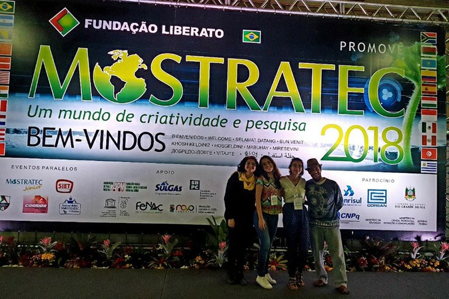 Estudantes apresentam projeto na Mostratec