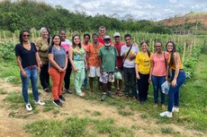 Grupo visitou o setor de olericultura nesta quarta-feira, dia 28