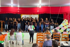 Coral formado por estudantes do campus abriu a programação do evento.