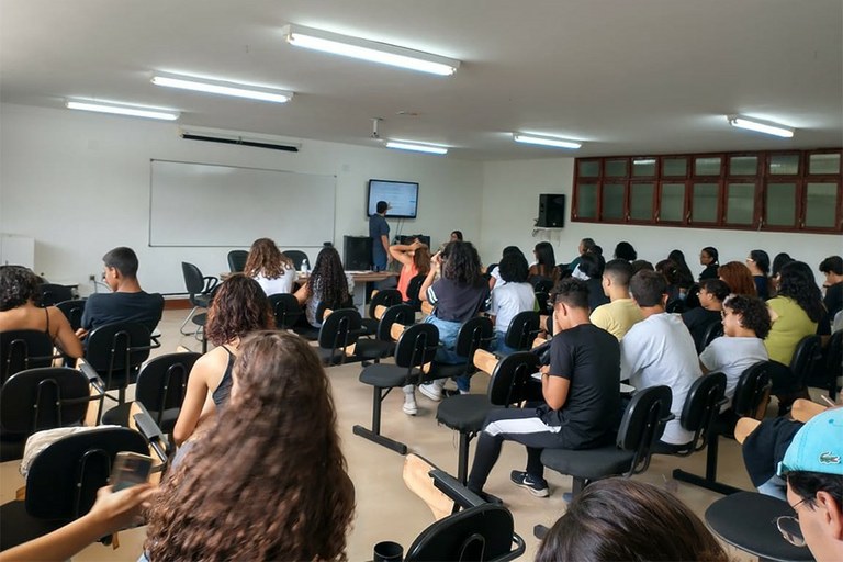 A reunião esclareceu as dúvidas dos estudantes sobre a bolsa