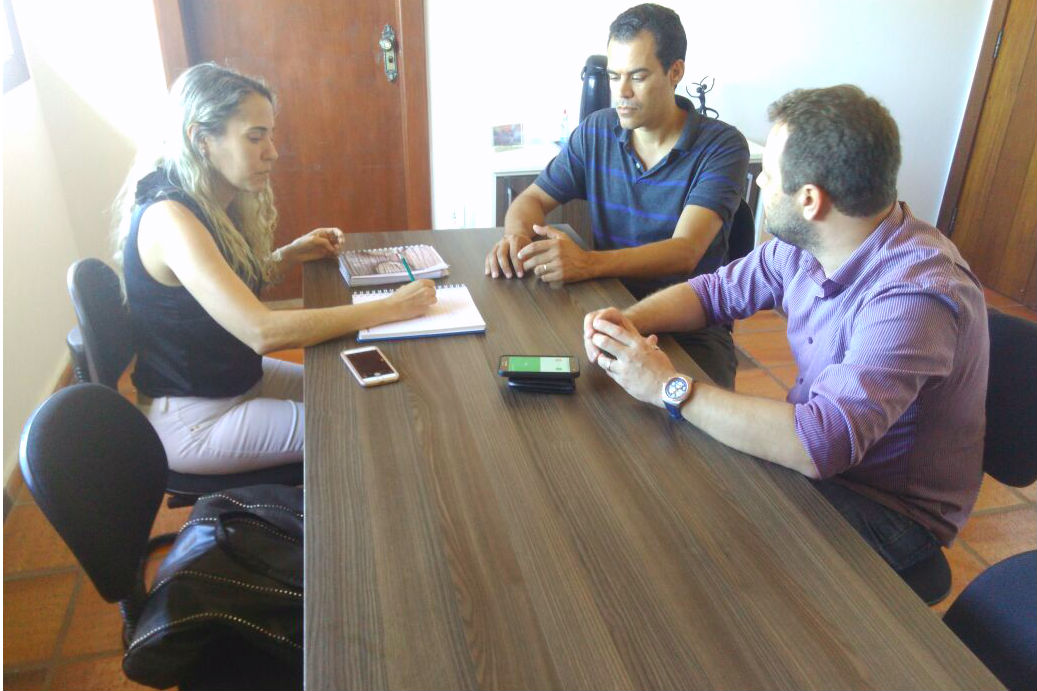 Victor e a secretária de turismo