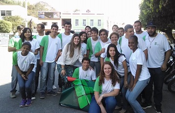 Alunos no Desfile da Apae