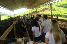 A visita fez parte de aula prática da disciplina de Zootecnia