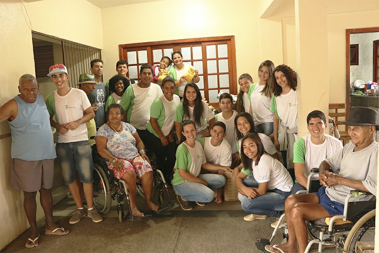 Campus Cambuci doa 1,7 toneladas de alimentos para instituições da região