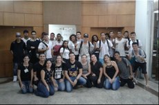 Alunos da Escola Julião Nogueira visitaram o IFFluminense 