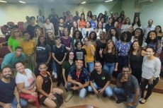 A nova turma do curso Faça Fácil Libras (Foto: Divulgação).