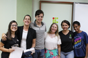 Estudantes, a professora Amanda e a equipe da DGA.