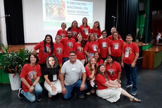 O professor Gevaldo (último à direita) e alguns dos participantes (Foto: Divulgação).