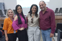 A professora Jaqueline Dias ao lado dos educadores Fábio Paes e Regina Leite, da equipe de Gestão Pedagógica da Regional Norte Fluminense da Seeduc RJ e da professora Marcelle Ribeiro, diretora adjunta da escola José do Patrocínio (Foto: Divulgação).