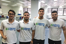 Estudantes de Engenharia de Controle e Automação na Festo 2019 (Foto: Divulgação)