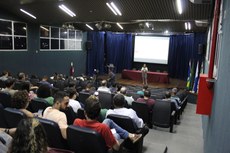 Uma das palestras realizadas no Auditório Cristina Bastos para todos os servidores (Ascom). 