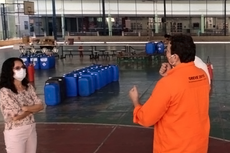 O Sindipetro NF entregou os insumos para os professores do Curso Técnico em Química produzirem o sabonete líquido.
Foto: DIvulgação 