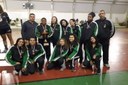 A equipe que conquistou o terceiro lugar no vôlei feminino (Divulgação)