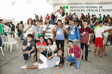 Estudantes comemoram seus feitos (Foto: Diomarcelo Pessanha/Núcleo de Imagens do IFF)
