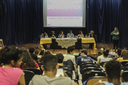 Educadores que compuseram a mesa e demais participantes (Foto: Diomarcelo Pessanha)