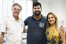 Pierre (orientador), Gedmar (finalista) e Renata (coordenadora do mestrado). Fotos: Raphaella Cordeiro