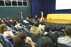 No encontro, responsáveis por estudantes fizeram perguntas e apresentaram sugestões.