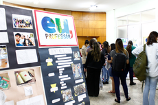 A exposição dos memoriais produzidos por alunos (Foto: Rakenny Braga)