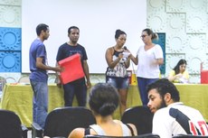 As vagas foram sorteadas por estudantes e servidores da Coordenação de Ações de Extensão (Foto: Comunicação Social do campus).