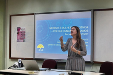 A professora Rosana Rodrigues falou sobre o desafio de ampliar a presença feminina em espaços acadêmicos (Foto: Reprodução do Instagram do Meninas Digitais).  