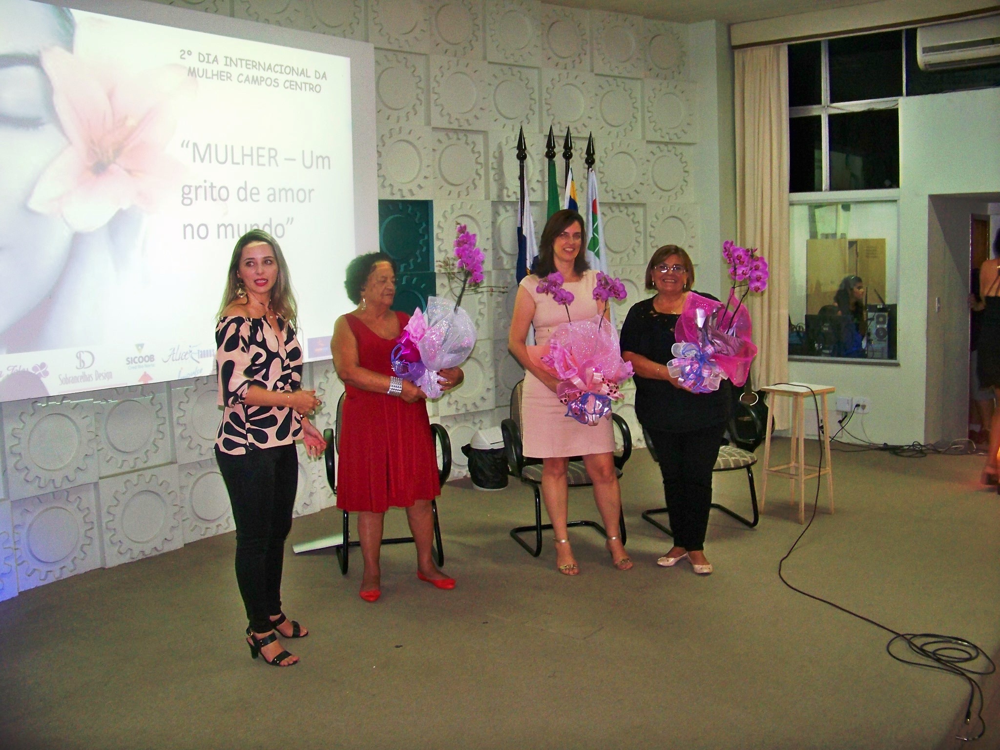 A coordenadora do Napbem, Aline Creton e as servidoras homenageadas, Dorâmia, Carmem Lúcia e Silvia Lucia