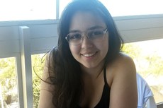 Daniela Maria procura manter um bom 'astral', apesar das dores e limitações.