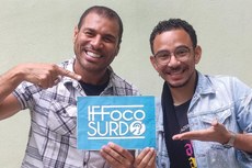 Organizador do evento, Estêvam Farias (à esquerda) acredita que os surdos têm direitos e que a sociedade precisa aprender a se comunicar com eles.Fotos/artes: Divulgação e Ascom Centro.