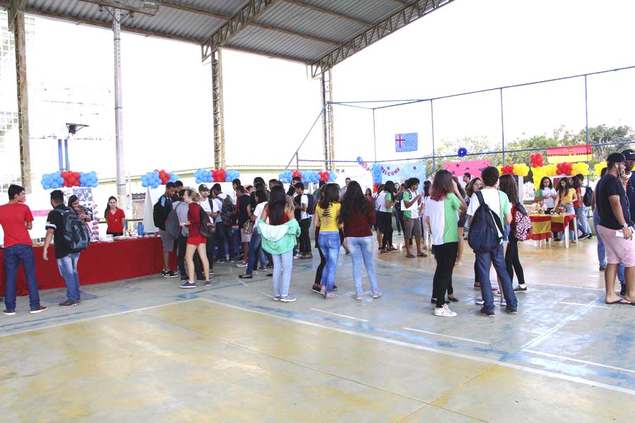 Campus Guarus realiza feira cultural sobre países e línguas estrangeiras