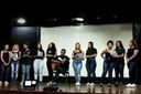 A abertura contou com a apresentação dos estudantes do 2º ano, que mostraram seus talentos, cantando e tocando violão.