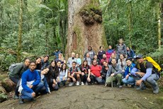 Estudantes do IFF Itaboraí realizam visitas técnicas sobre práticas de sustentabilidade no Parque Estadual dos Três Picos, administrado pelo Inea, em Cachoeiras de Macacu (Foto: Divulgação/IFF).