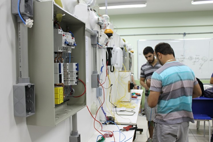 Laboratório de Eletrotécnica no IFFluminense Itaperuna