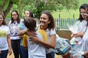 Alunos do IFFluminense Itaperuna fizeram a entrega dos presentes a alunos da Escola Sesmaria