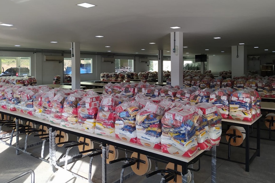 Entrega de kits de alimentos