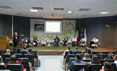 Servidores do IFFluminense apresentaram experiências sobre o uso da tecnologia no ensino