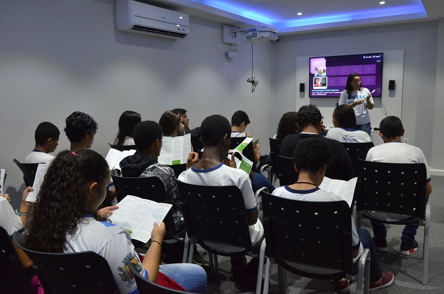 Visita de escola municipal do IFF Itaperuna