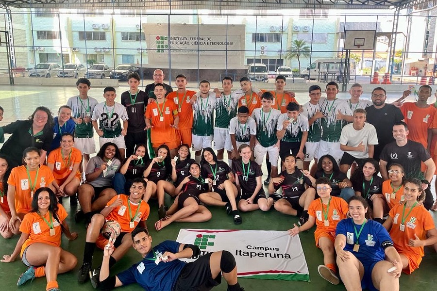 Equipes de futsal na final do JINIFF