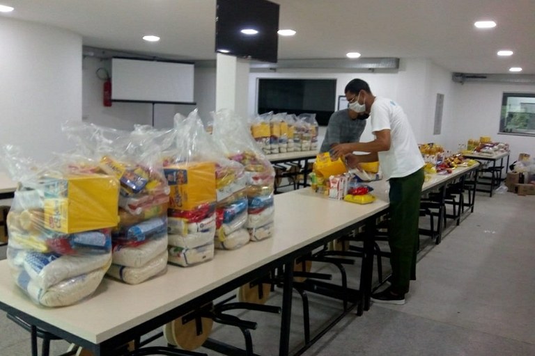 Inscrição para kits de alimentos