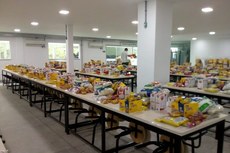 Os kits são montados com recursos da merenda escolar