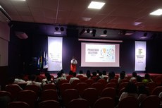 A apresentação acontece no início da visita guiada à Semana Acadêmica