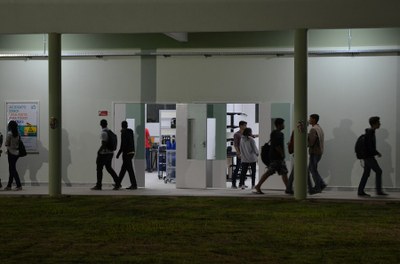 A cerimônia de inauguração terminou com uma visita aos laboratórios