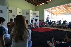 A roda de conversa e a exposição aconteceram no hall do Bloco B